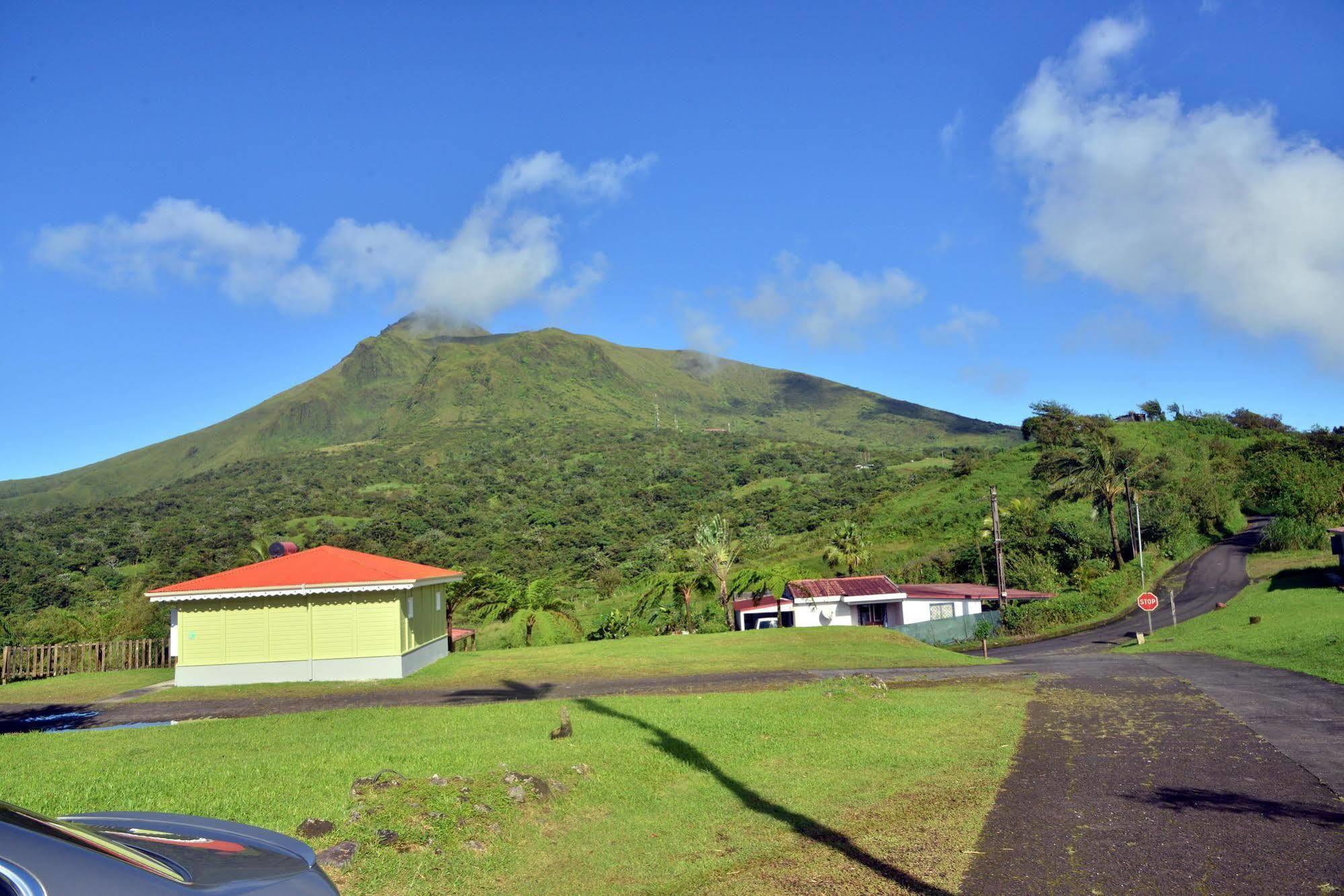Auberge De La Montagne Pelee Hotel Saint-Pierre 外观 照片